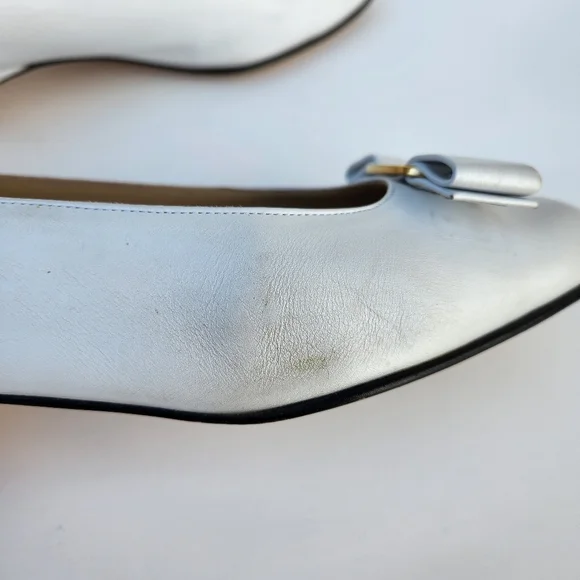 Salvatore Ferragamo Vintage '00 Vara White Leather Flats With Bow - Picture 6 of 15